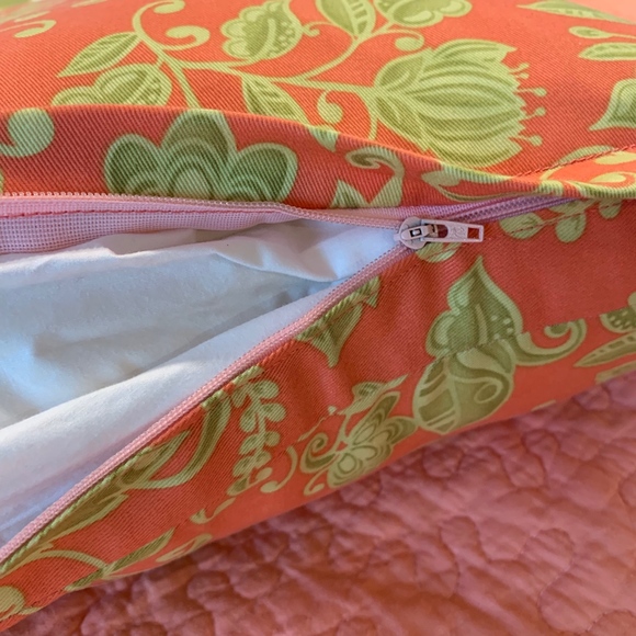 🐳 4 for $12 Square decorative pillow cover. - Picture 3 of 4